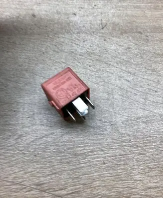 BMW 5 E60 E61 Other relay 1742690