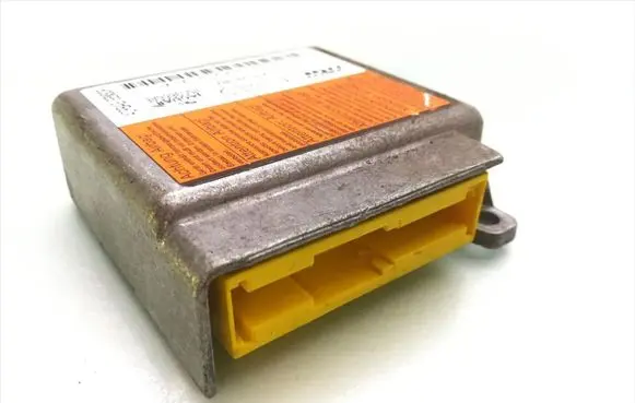 Toyota Corolla E110 Airbag control unit/module HNC9666AE 205256-101 22890185JJ