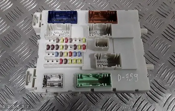 Ford Focus Fuse module F1FT14A073BF
