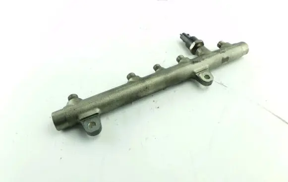 Renault Megane I Fuel injector supply line/pipe 