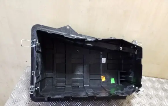 Battery box tray