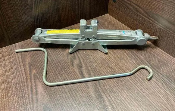 Toyota Corolla Verso E121 Lift Jack 0911120110