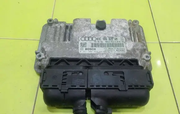 Audi A3 S3 8P Engine control unit/module 03C906022AN RP25 0261S04394
