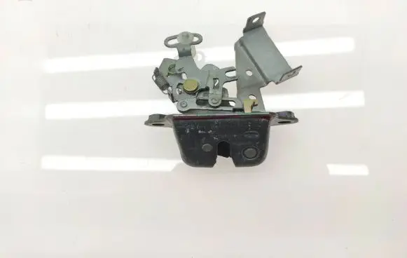 Loading door lock