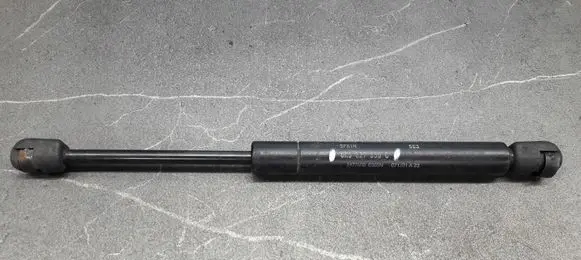 Seat Cordoba (6K) Tailgate strut 6k5827550