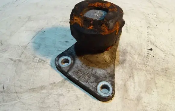 Audi A6 S6 C5 4B Engine mounting bracket 8E0199343