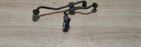 Toyota Avensis T250 Fuel injector supply line/pipe 
