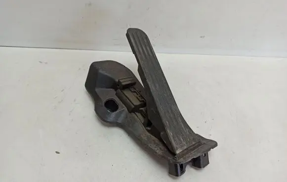 Audi Q3 8U Accelerator throttle pedal 1K2721503AR