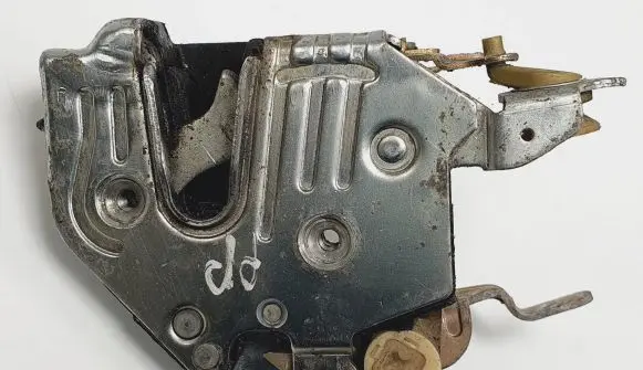 Mercedes-Benz E W124 Front door lock