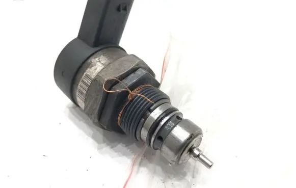 Audi A6 S6 C7 4G Fuel pressure sensor 057130764AE