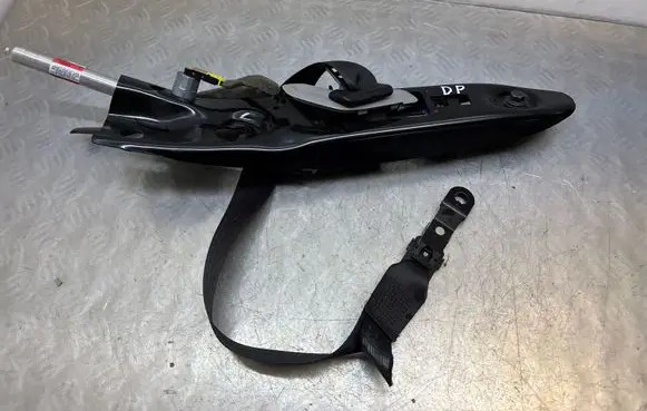 Volvo XC90 Front seatbelt 31332085