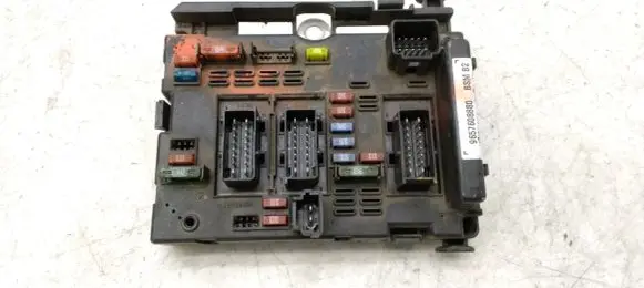Peugeot 307 Fuse module 9657608880