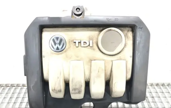 Volkswagen PASSAT B6 Engine cover (trim)