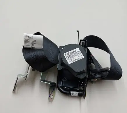 Nissan Leaf II (ZE1) Front seatbelt 638265101G