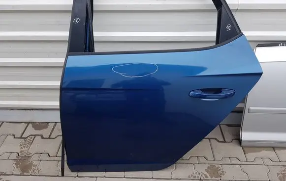 Seat Leon (5F) Rear door 