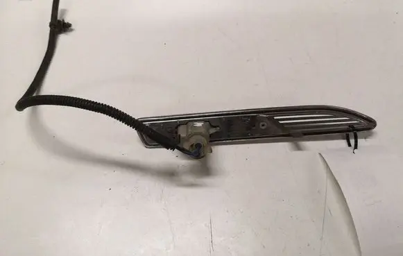 Ford Mondeo MK IV Front fender indicator light 7S7113K354AD C95YC