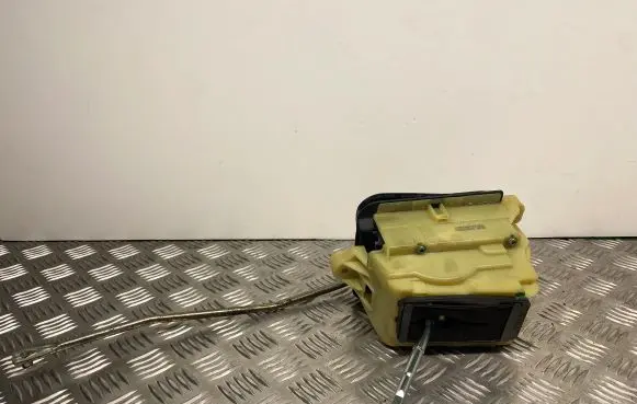 Mercedes-Benz C W204 Gear shifter/selector A2042677524