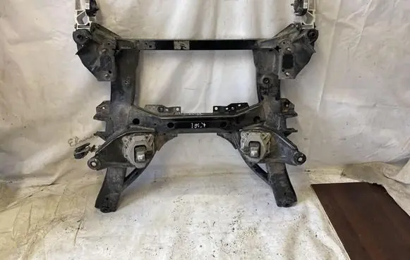 BMW 3 G20 G21 Front subframe 6877319