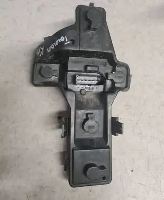 Volkswagen Touran I Tail light bulb cover holder 1T0945257A
