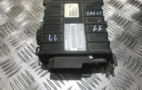 Volkswagen PASSAT B3 Engine control unit/module 0280000739 443907403g