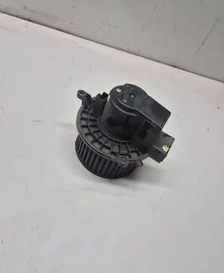 Chrysler Town u0026 Country V Heater fan/blower 0701132570