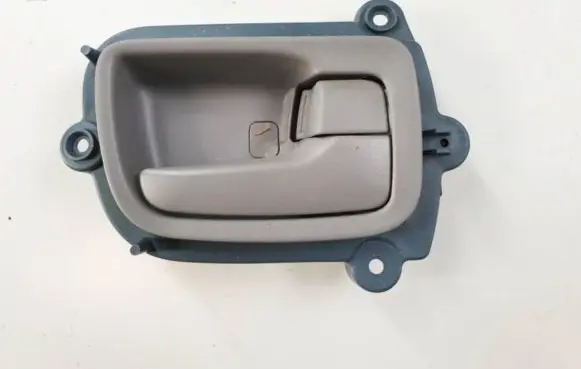 Mitsubishi Grandis Front door interior handle