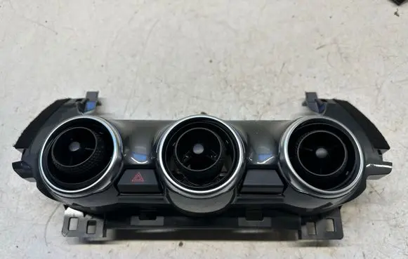 Nissan Juke II F16 Dash center air vent grill 682606PA0A