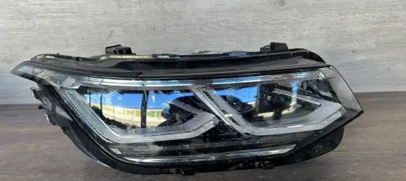 Volkswagen Tiguan Headlight/headlamp 5NN941082D