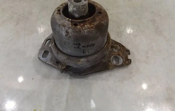 Alfa Romeo 147 Engine mount bracket 46413397
