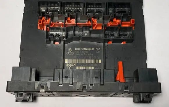 Volkswagen Golf V Comfort/convenience module 1K0937049S