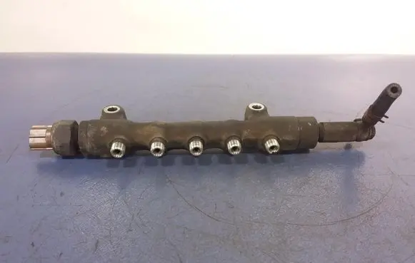 Subaru Forester SH Fuel main line pipe