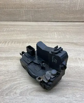 Opel Vectra C Front door lock 24447341 RIGHTSIDE