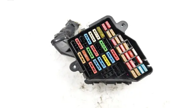 Seat Leon (1M) Fuse module 8D1941824 A05111