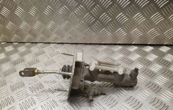 Toyota Prius (NHW20) Master brake cylinder 3203040120