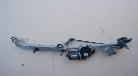 BMW 2 F46 Front wiper linkage and motor 7301045 151532236 3427