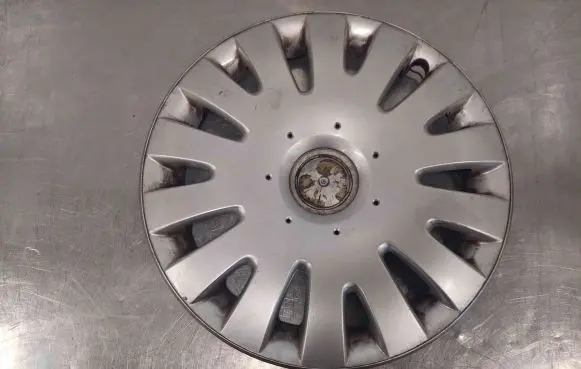 Volkswagen PASSAT B7 R16 wheel hub/cap/trim 1K0601147G