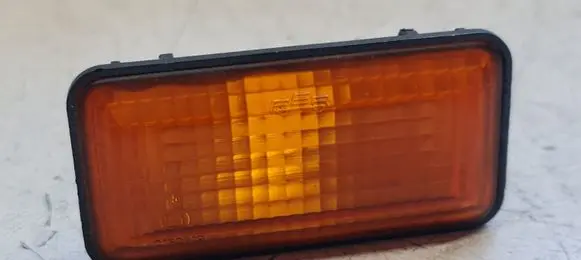 Volkswagen Golf III Front fender indicator light 1H0949117A