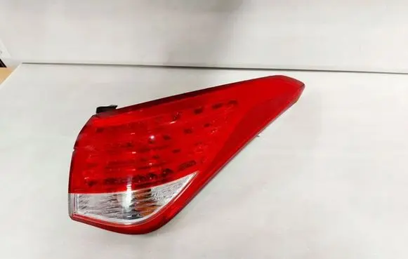Hyundai i40 Rear/tail lights 92402-3Z3