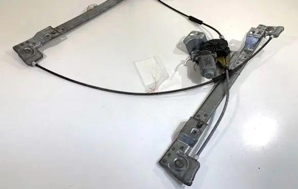 Renault Kangoo II Front door window regulator with motor 402087A