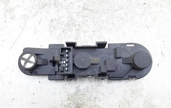 Citroen Evasion Tail light bulb cover holder