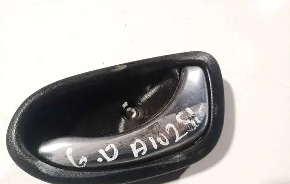 Nissan Primera Rear door interior handle 82670av601