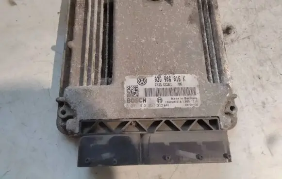 Skoda Octavia Mk2 (1Z) Engine control unit/module 03G906016K 1039S07818 0281012237
