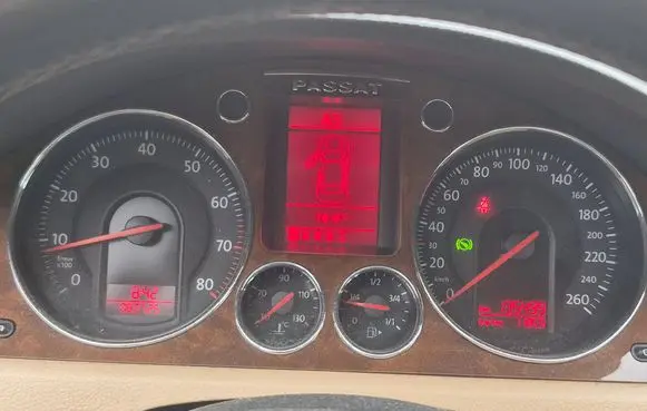 Speedometer (instrument cluster)