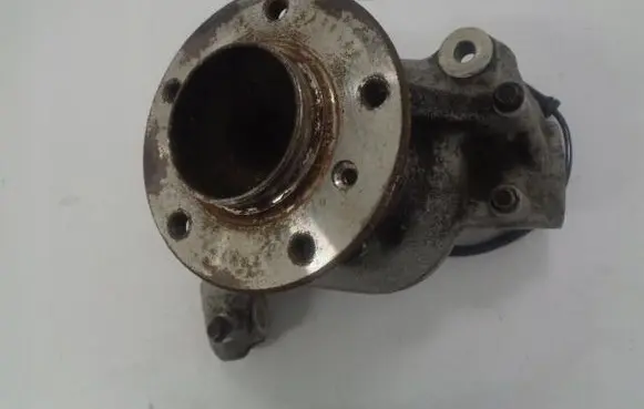 BMW 1 E81 E87 Front wheel hub spindle knuckle 6773210-04