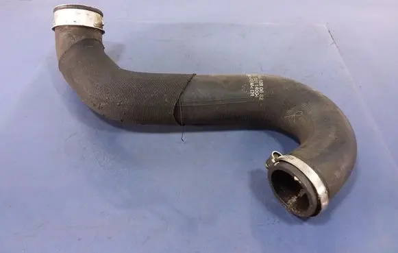 Mercedes-Benz A W169 Air intake hose/pipe A1695280682