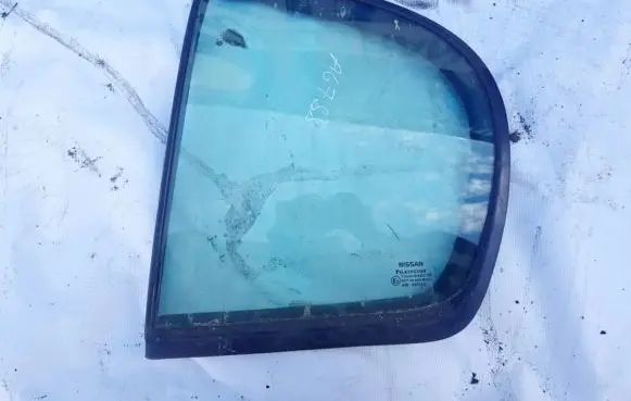 Rear vent window glass