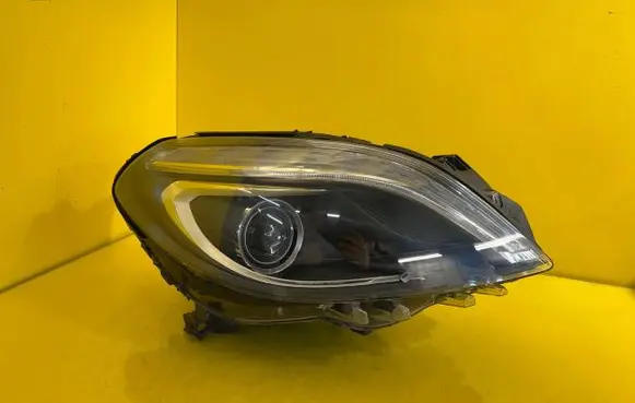 Mercedes-Benz B W246 W242 Headlight/headlamp W2468200439