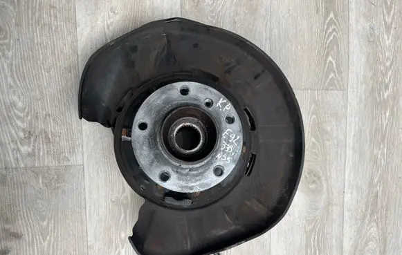 BMW 3 E92 E93 Rear wheel hub spindle/knuckle 6774807