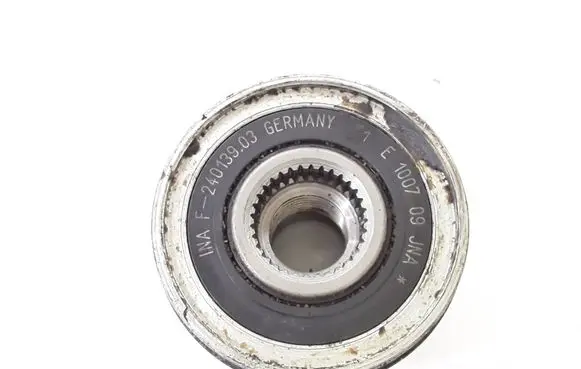 Volkswagen Golf V Alternator pulley F24013903