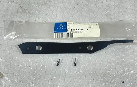 Mercedes-Benz SLK R171 other engine part A1718800311 10200665A